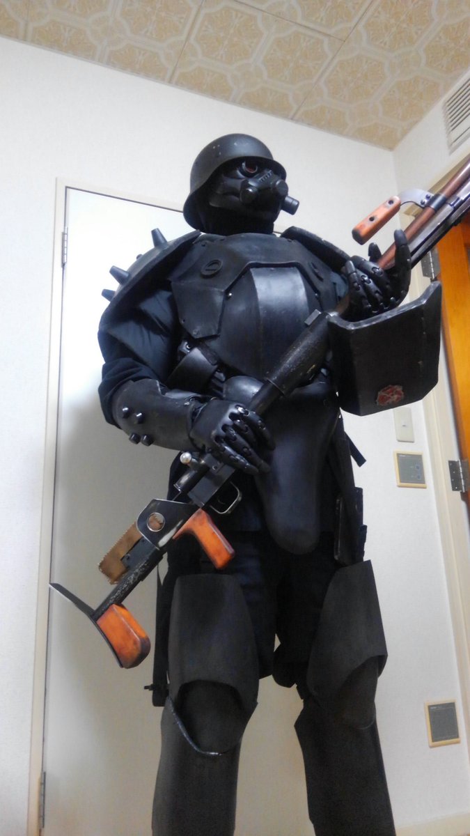 Enrique エンリケ Twitter પર 08年から始めたプロテクトギアのコスプレですが 近年ケルベロスサーガシリーズで各種ギア着用者を見かける様になって嬉しい限り O 今年も改良と進化出来る様に頑張って行きます 本年もよろしくお願いいたします プロテクトギア