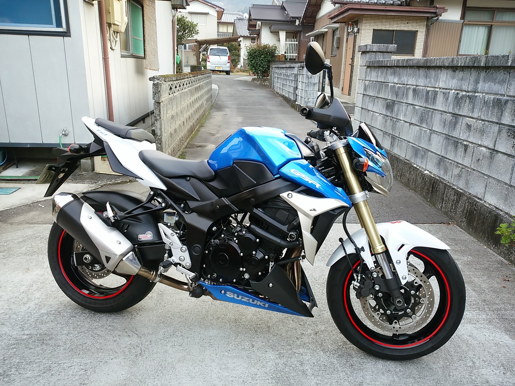 SUZUKI GSR750 純正アンダーカウル左右セット【青】⭐︎取付ステー付属⭐︎ SUZUKI GSR750 純正アンダーカウル左右セット【青】⭐︎取付