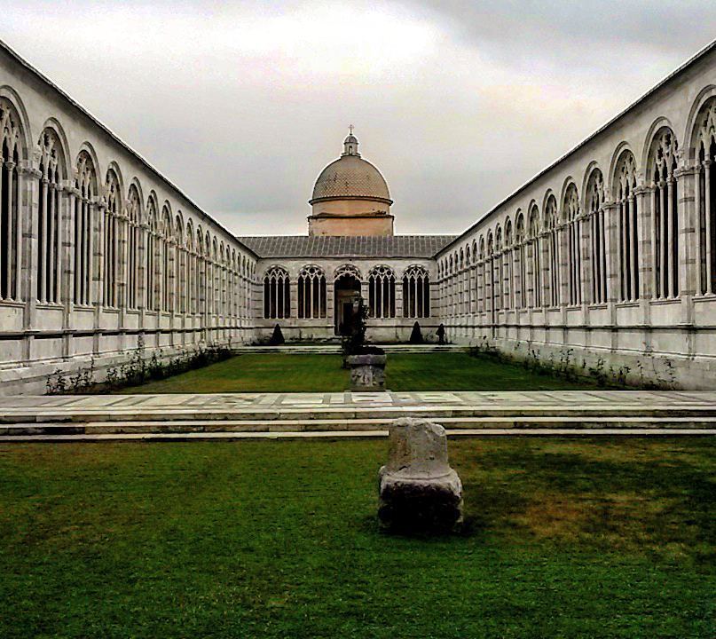 WeTuscany's tweet photo. #camposanto #campodeimiracoli #pisa #prospettiva #arcate #cupola #giardini #nuvolo #toscana #instatravel #italy https://t.co/zcLsrYUpy9
