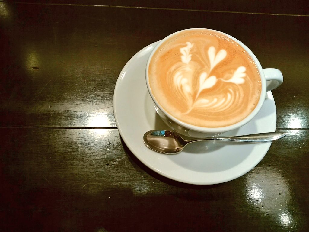 ukrockmania's tweet photo. #Breaktime @ #PaulBassett ☕ 
Tasty!!😋
#whiteflat #coffee #coffeelover #yummy
#ポールバセット #コーヒー 
https://t.co/4FtzUMkWvn https://t.co/Qz0up2yKug
