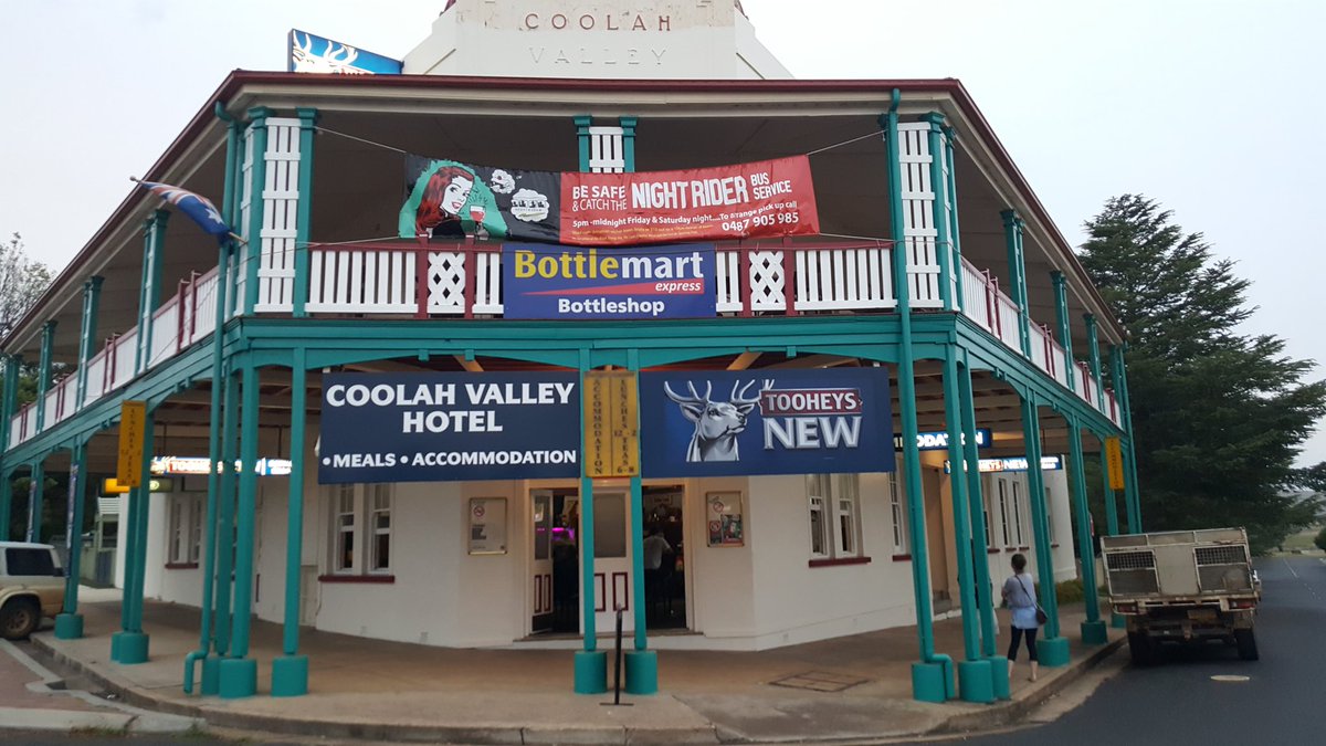 AnthonyDavisLBS's tweet photo. #2brosontheroad sending love and appreciation to Janey for checking us in to the Coolah Valley hotel. https://t.co/XD1Z90mdNZ
