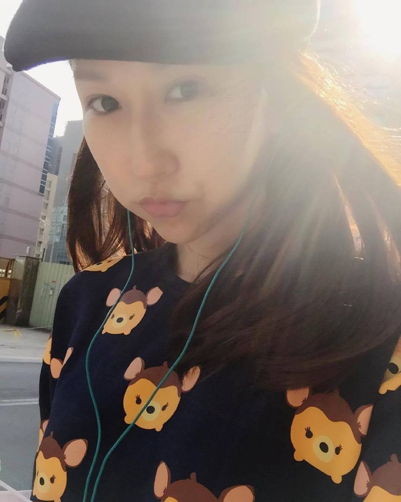 kellypanjiali's tweet photo. Me and Bambi out for a walk in the sun
We're walking on sunshine yeah~🎧
Ps: meiting! Good taste! ^^
#itsgp #itsing… https://t.co/5BLsXeg9sH