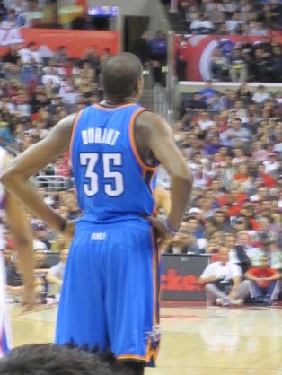 ミカイル 本日のnbaあるある237 ショーンケンプはサンダーの前身であるシアトルソニックスに対して愛情を抱いてるあまり サンダーがプレーオフ逃した際にはシアトルでのサンダープレーオフ不出場パーティをソニックスファンと共に主催した T