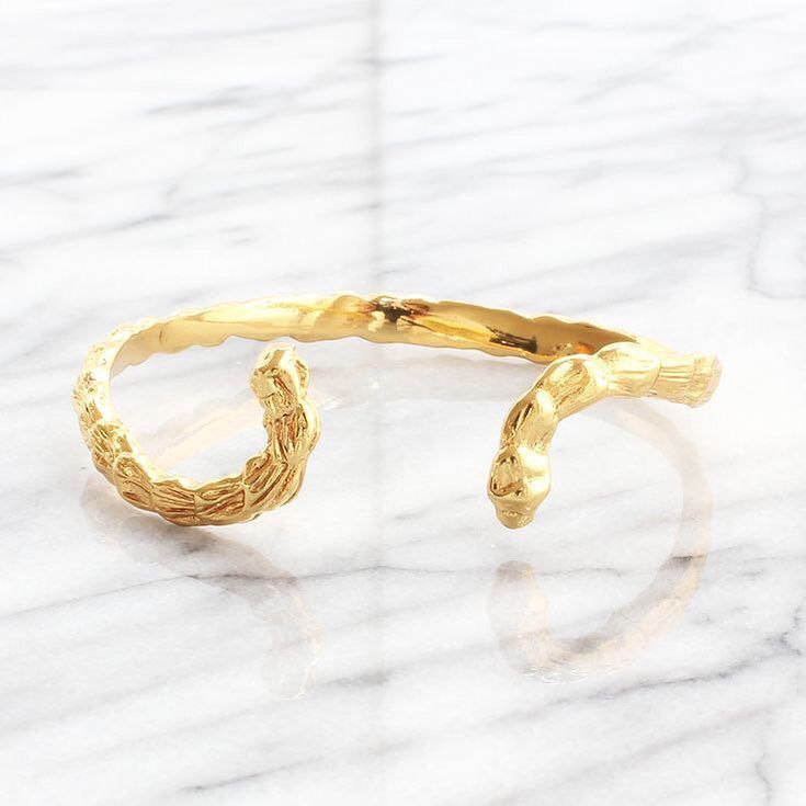 #GasBijoux Liane Bracelet shop it @lestrouvaillesdelsa
#goldbracelet #handmadejewelry #inlove #photooftheday