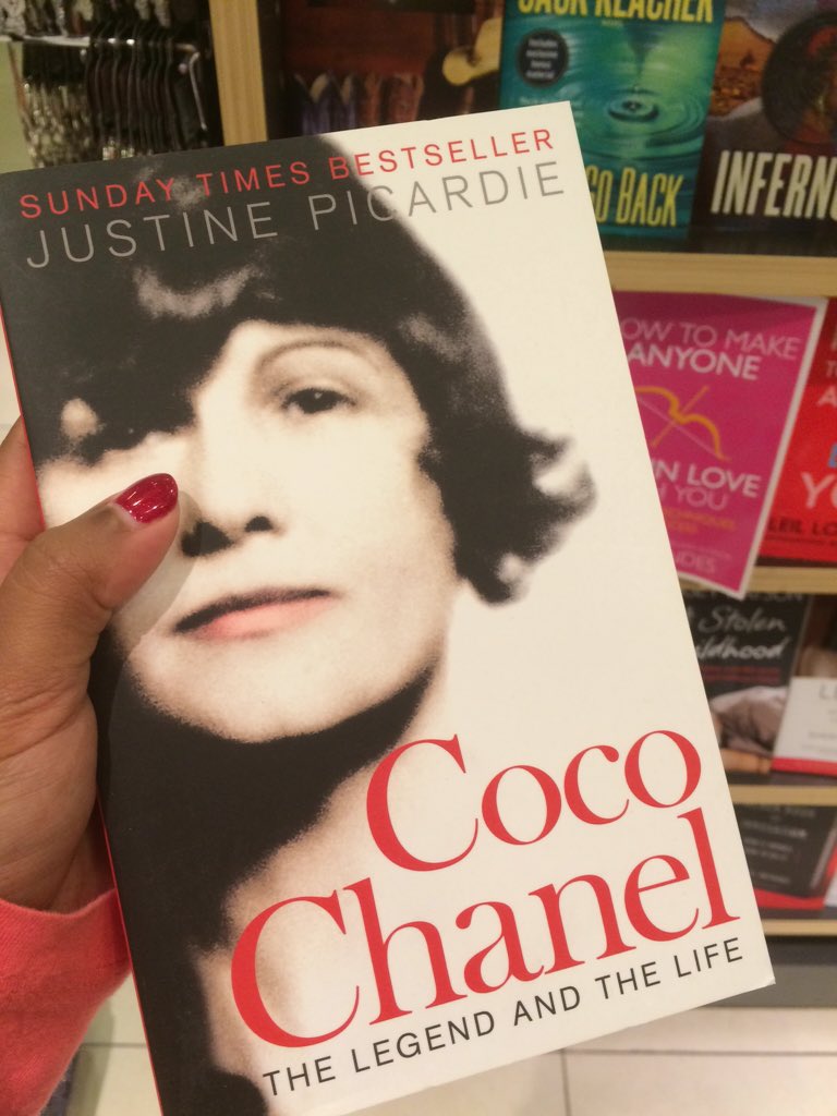 Angeline Leo Auf Twitter Spotted Jpicardie S Coco Chanel The Legend The Life Changiairport Can T Wait To Meettheauthor Pulsebypaq T Co 2pfqkatc16