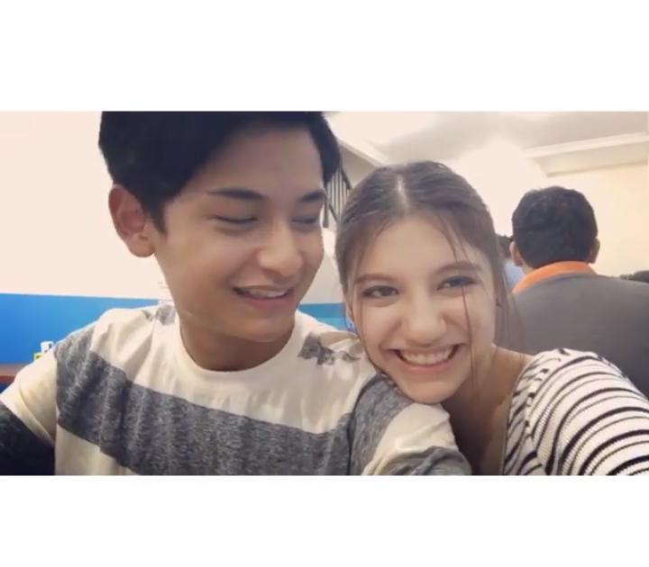 Aww sweet jgn lupa nntn randy bsk di inbox!!