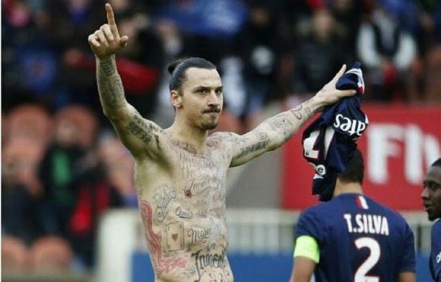 PDiverses's tweet photo. les tatouages de Zlatan on dirait mon brouillon en philo j'ai jurer 😂 https://t.co/GTMngVtkwV