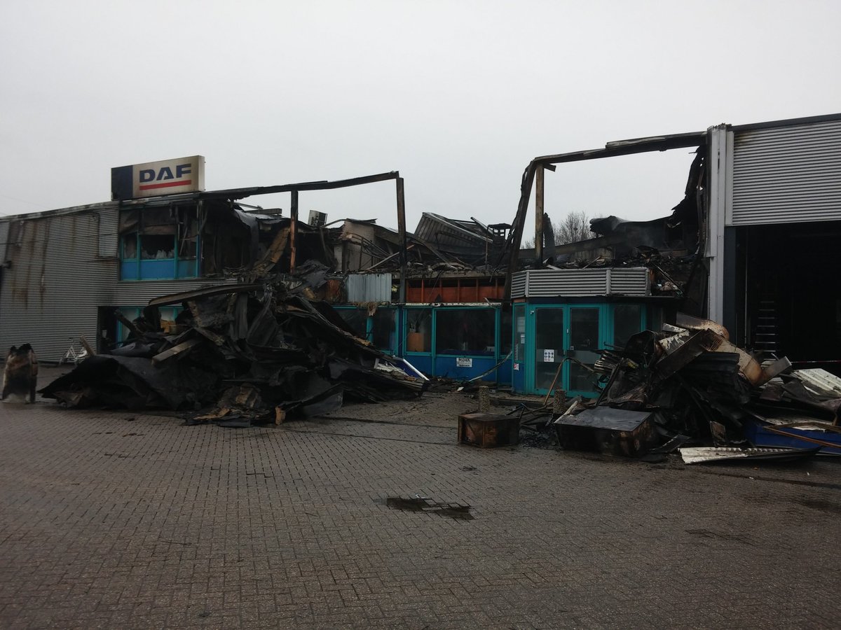 Brand #2Switch Lochem sloeg over en verwoestte óók dit pand waar nieuw bedrijf vanaf 1 jan. zou starten. <a href="/OmroepGLD/">Omroep Gelderland</a>