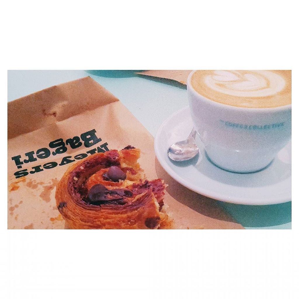 ValbyGarden's tweet photo. by maxine.k Warming up @coffeecollectif with #meyersbageri ☕🍩. #minustwodegrees #københavn #nørrebro #thecoffeecoll… https://t.co/IIKtudfFzb