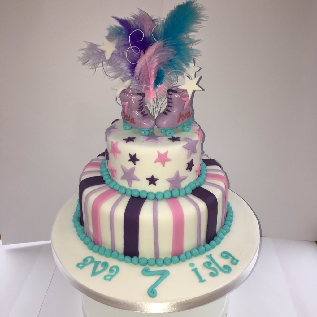 Today's collection, a cute colour theme to match the invitations for a roller disco. Super sweet 😍🎂🍰 #lovecake