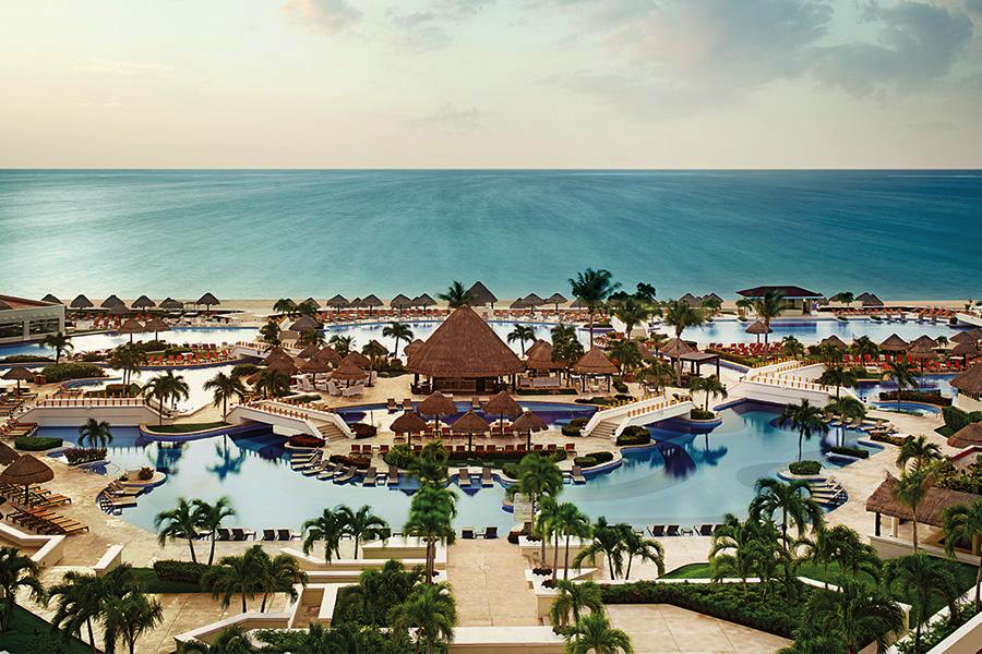 Post holiday fix: Bask in the sun at one of <a href="/PalaceResorts/">Palace Resorts</a>’ 7 pools! #eventprofs  bit.ly/1K65jGs