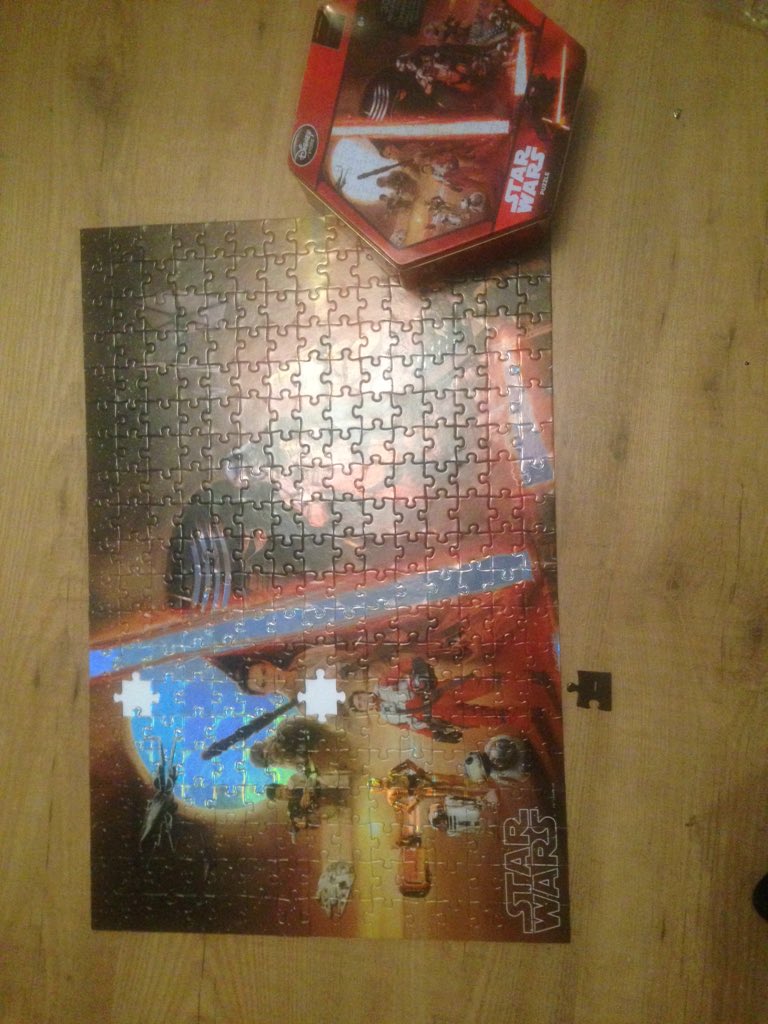 liamo92's tweet photo. Not happy@Disney@DisneyStore,finished my Star Wars puzzle,1duplicate piece&amp;2missing pieces #ProductIsWeakWithDisney https://t.co/iMK1rJNsqe