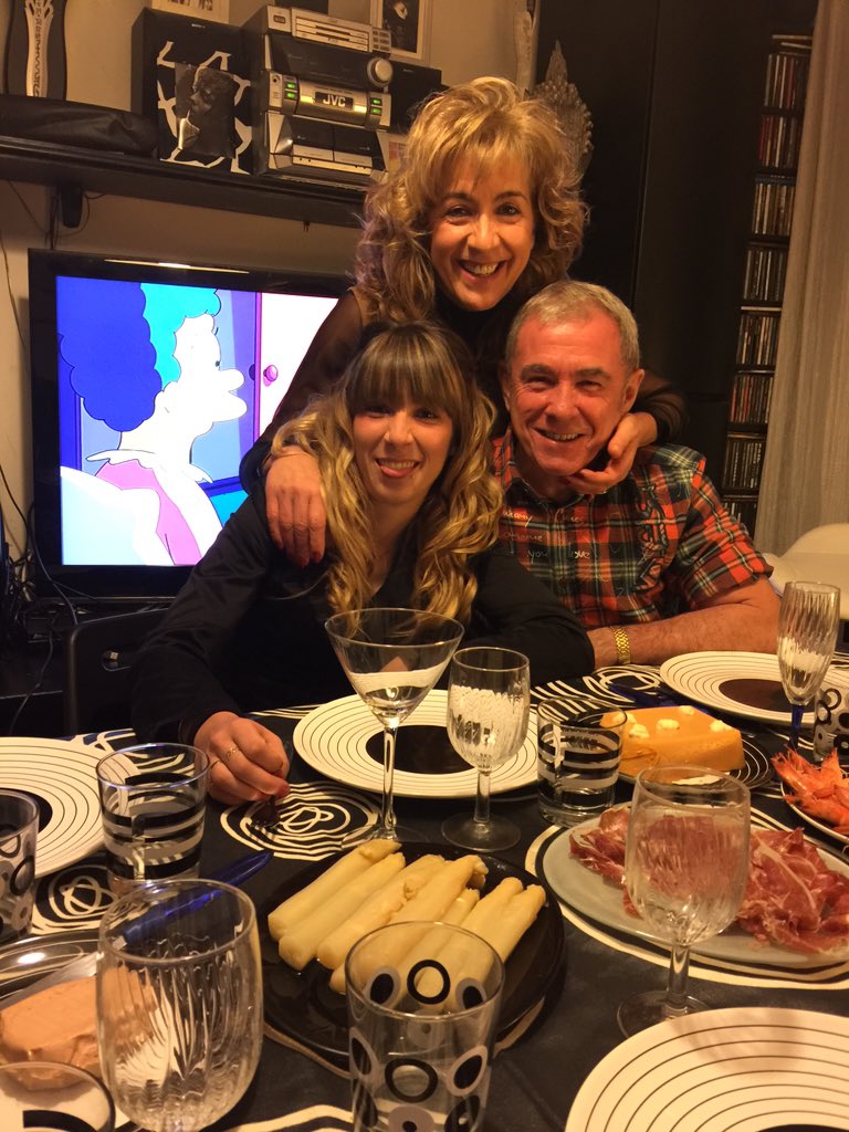 jaione246's tweet photo. Ellos únicos y especiales!!!!!#felizañonuevo2016🤗🤗 https://t.co/pbDk6iIOwH