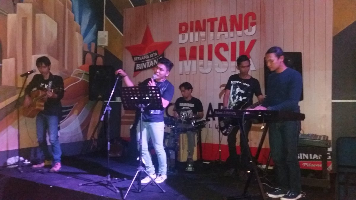 Major7 band perform <a href="/decobar/">Christian</a> now