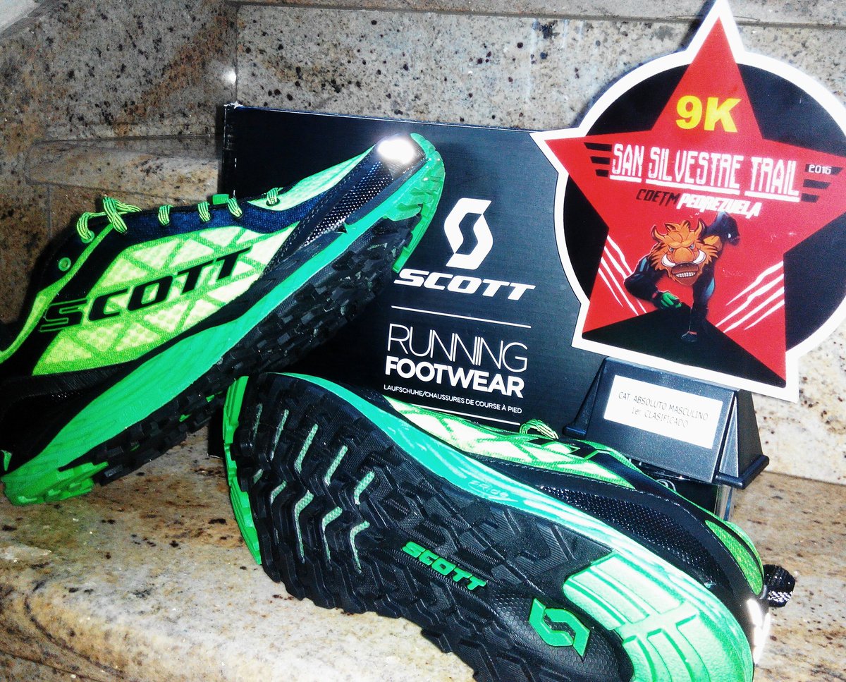 Ya con mi premio de la SS@PedrezuelaTrail ,gracias a <a href="/TRAILXTREM/">TRAILXTREM</a> por el asesoramiento. #SCOTTt2Kinabalu3.0