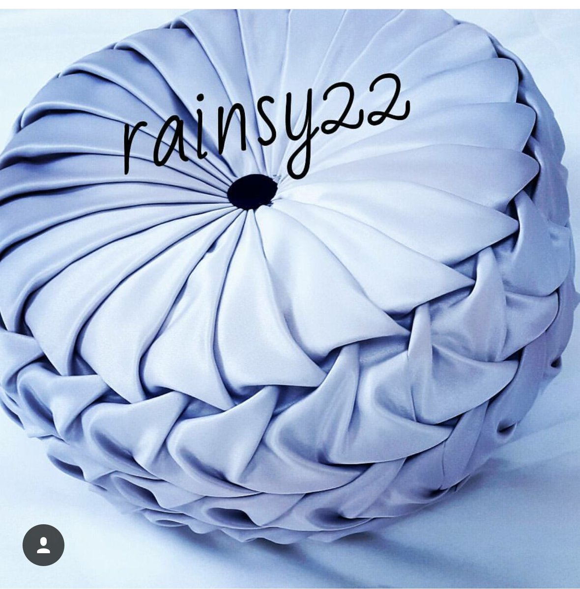 Rainsy222's tweet photo. @klmat3 جزاك الله خير استاذه انتصار 
لدى مشروع بسيط عبارة عن خداديات شغل يدوي 
وبعض اعمالي في المفضلة 
اتمنى دعمي😘🌹 https://t.co/rVJwPHMAV1