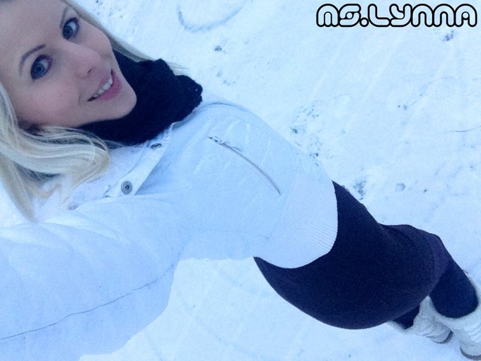 Before I turned into a piece of ice ;-) #frozen #snow #winter https://t.co/Hv4OW8dPkb<a href="/tag/frozen"class="tags">#frozen</a><a href="/tag/snow"class="tags"><span>#snow</span></a><a href="/tag/winter"class="tags"><span>#winter</span></a>