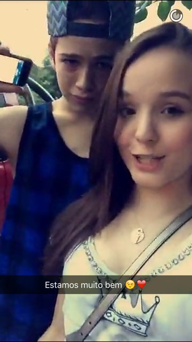 mariaofc123's tweet photo. #ESTAMMUITOBEM 💚👊😍 #GraçasADeus 🌟 #Jolari #majo #larinatica #joaoguinatica #Jolariana @larimanoela e @Joaoguiavila💙💜 https://t.co/N4slsuPSSF