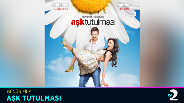 tv2Resmi's tweet photo. İki aşk arasında geçmez hayat, seçmezsen birini olursun nakavt... Aşk Tutulması 21.30'da #TV2de! https://t.co/K1epBkSxIf