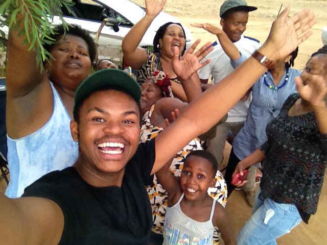 fizzmabs's tweet photo. Lol my family are such savages though, they wanted the repeat of the selfie I did on stage at #ComeDuze2016 https://t.co/PlfXEDBwmD