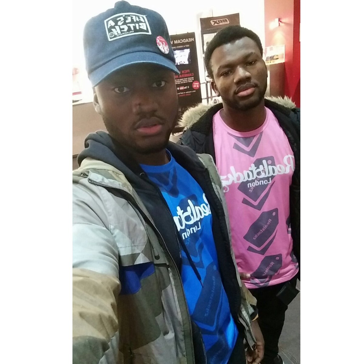 old_DLuxx's tweet image. We outchea 😎 #Realstackz