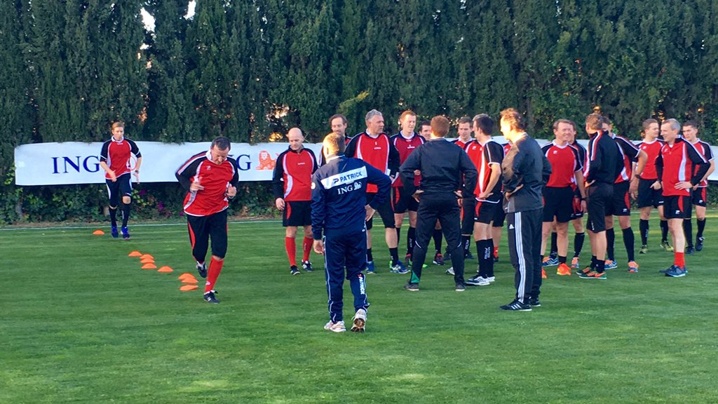 RoyalBelgianFA's tweet image. Eerste training voor onze refs op Spaanse bodem! #stagerefs