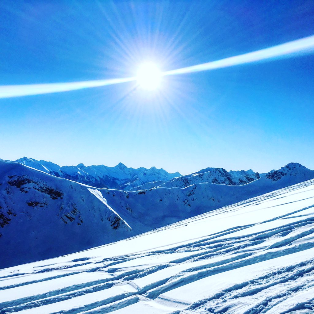 fleekvapes's tweet photo. #explorebc #goodlife #panorama #snowday https://t.co/T54ud5m3Wt