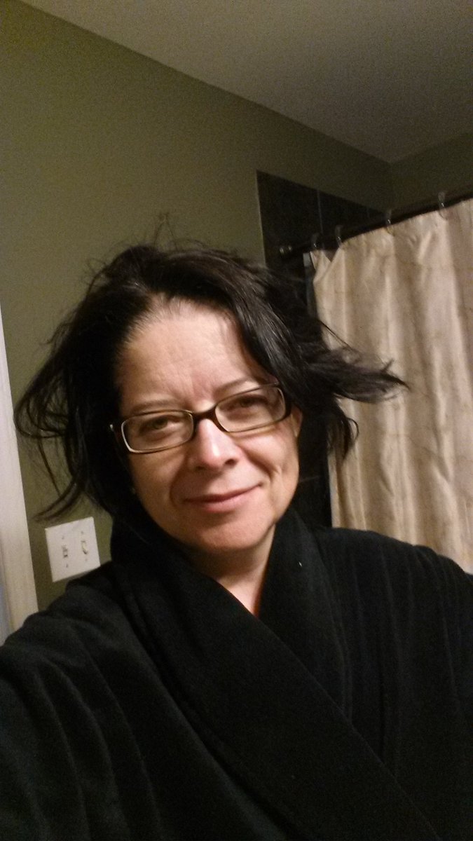 icedc0lds0da's tweet photo. #gymlife #postworkoutshower #sleptwithwethair #bedhead. lesson - dont sleep with wet hair even if it is 130am https://t.co/6As46xT5z7