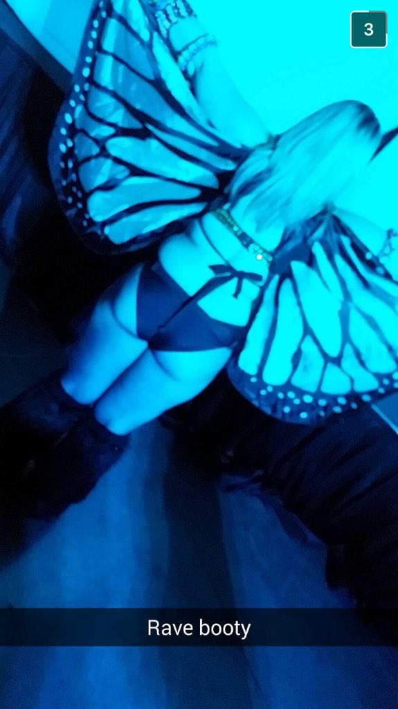Music_Inspir3d's tweet photo. But that rave booty did work on New Years Eve 😍🍑 #Reso2016 https://t.co/yMy8KAlXRO