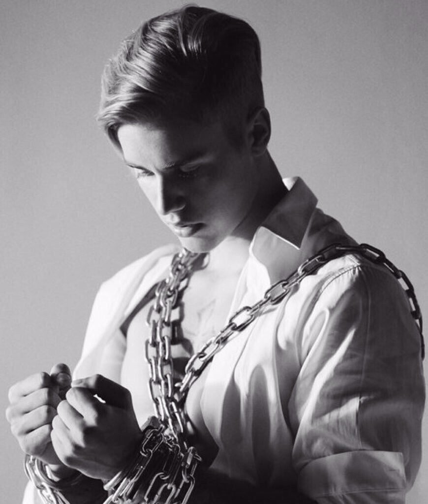 FinestGuys's tweet photo. OH MY GOD JUSTIN! 🔥😫😍 https://t.co/0Z63mya15e