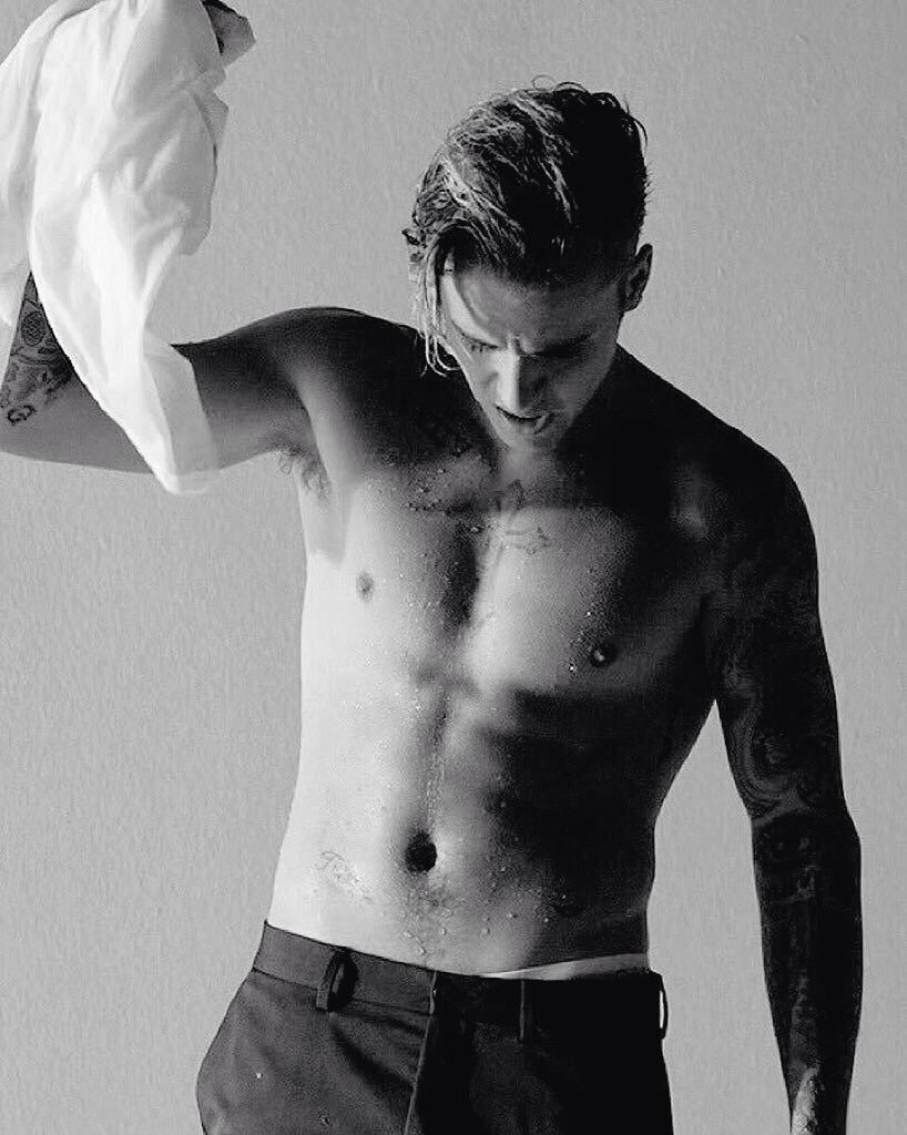 FinestGuys's tweet photo. OH MY GOD JUSTIN! 🔥😫😍 https://t.co/0Z63mya15e