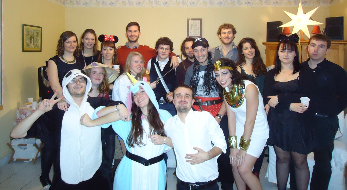 LLMnlc's tweet image. Ravie de sortir de cette année 2015 pourrie !!! en 2016 est ce que ce sera #Cuba ou l&apos; #Islande en sac à dos ?supens