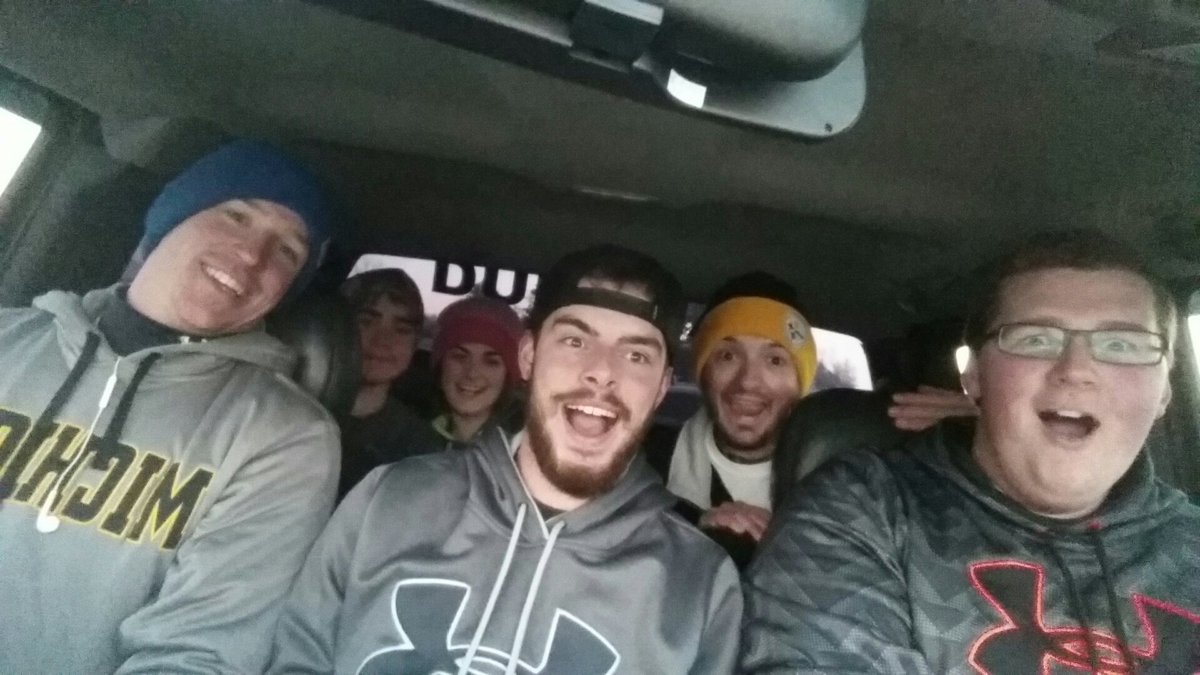 trevorbuehrer's tweet photo. Sucessful Ski Trip with some cool people. https://t.co/gKDCUKPKaS