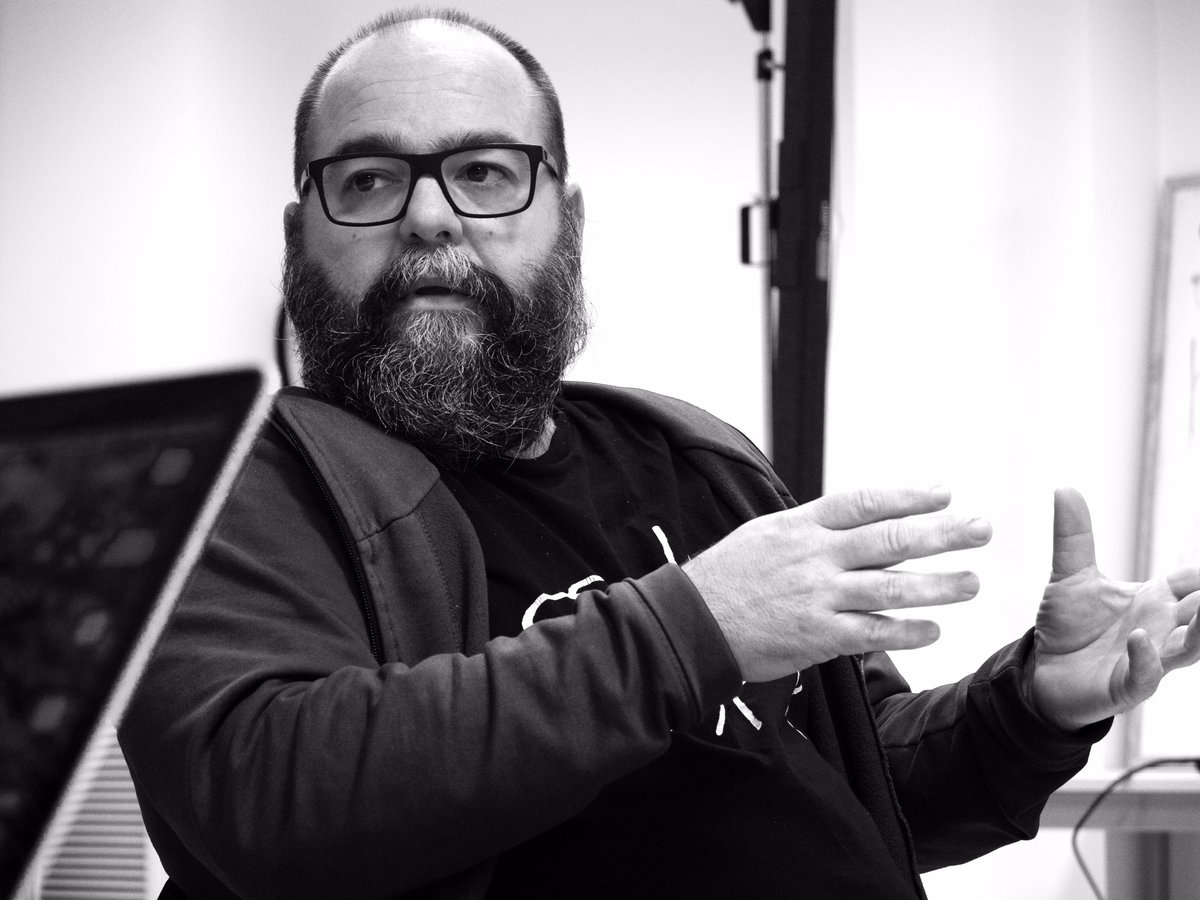 tallergorilas's tweet photo. @noflopsquad El Xavi nos ha dejado un buen puñado de ideas para empezar a darle caña a nuestros @CodingStones https://t.co/LIHFUQAUic