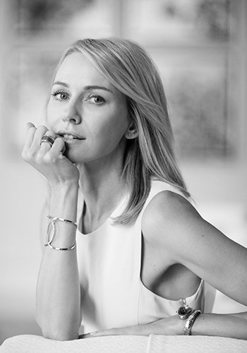 ElleCanada's tweet image. EXCLUSIVE: Naomi Watts on what truly makes her happy bit.ly/1YDZ6EK