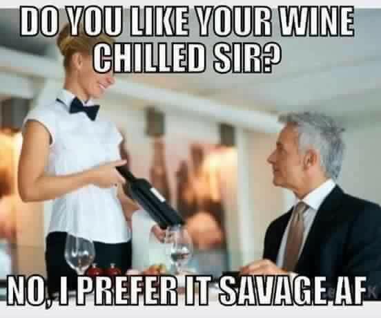 Ресторанный бизнес. Еда в ресторане. Официант на банкете. Метрдотель. Подача блюд официантом.