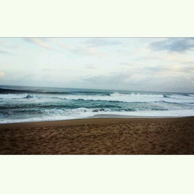 Zothee's tweet photo. The beach looked so amazing and peaceful today.... https://t.co/dBMqePQOO5