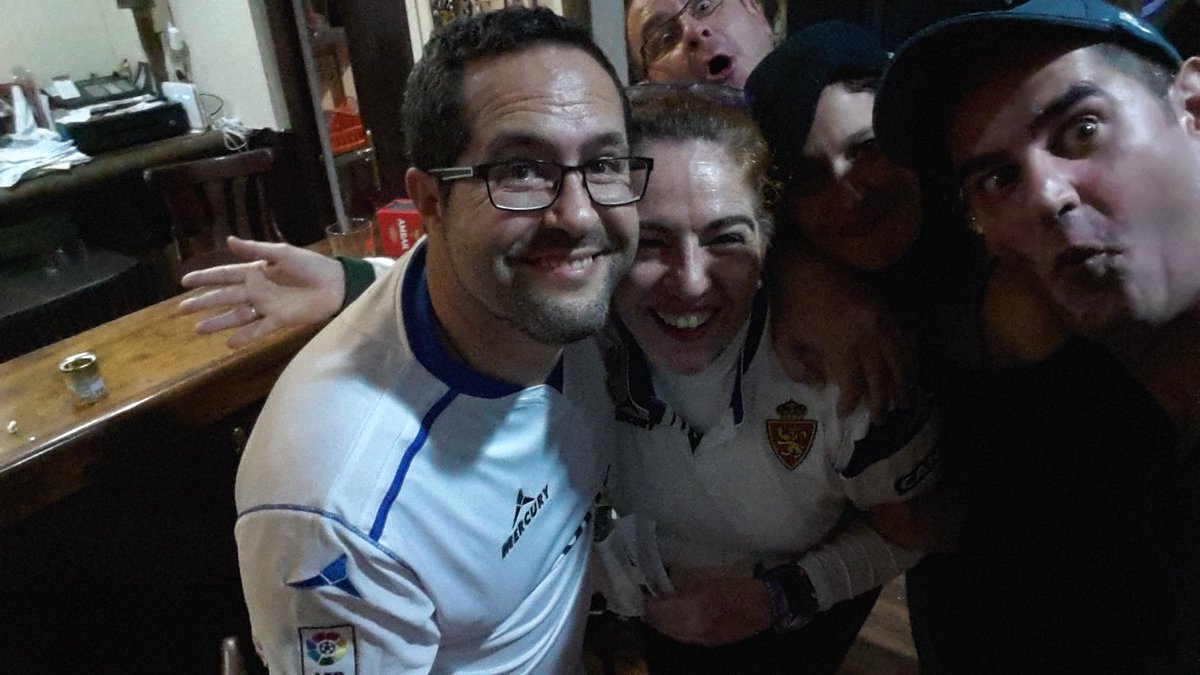 zaragocistassur's tweet photo. Seguimos celebrando nuestro zaragocismo!  6° aniversario @zaragocistassur. @RealZaragoza @FPRealZaragoza https://t.co/cMhNY5MS77