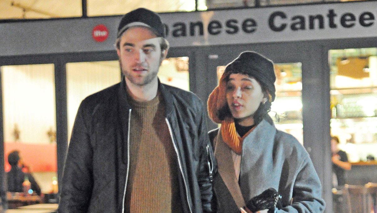justjaredjr's tweet photo. Robert Pattinson &amp; FKA Twigs grab dinner before NYE festivities https://t.co/qoXgBwPOea https://t.co/Ax0QrKiAGb