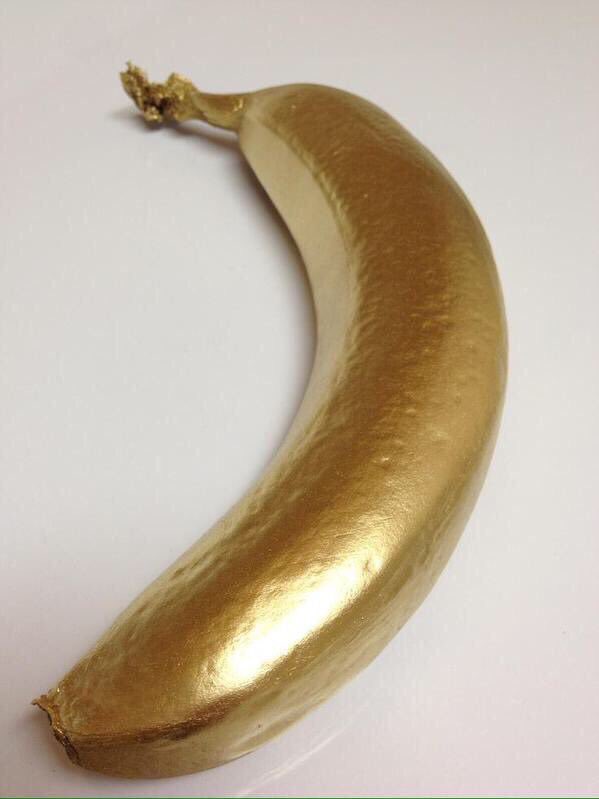 maybesea's tweet photo. Golden Banana RT for goodluck in 2016. https://t.co/6d3PeJ8Mmg