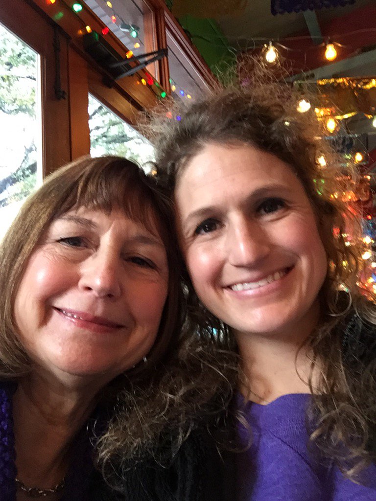 Cindy Leonard's Instagram, Twitter & Facebook on IDCrawl