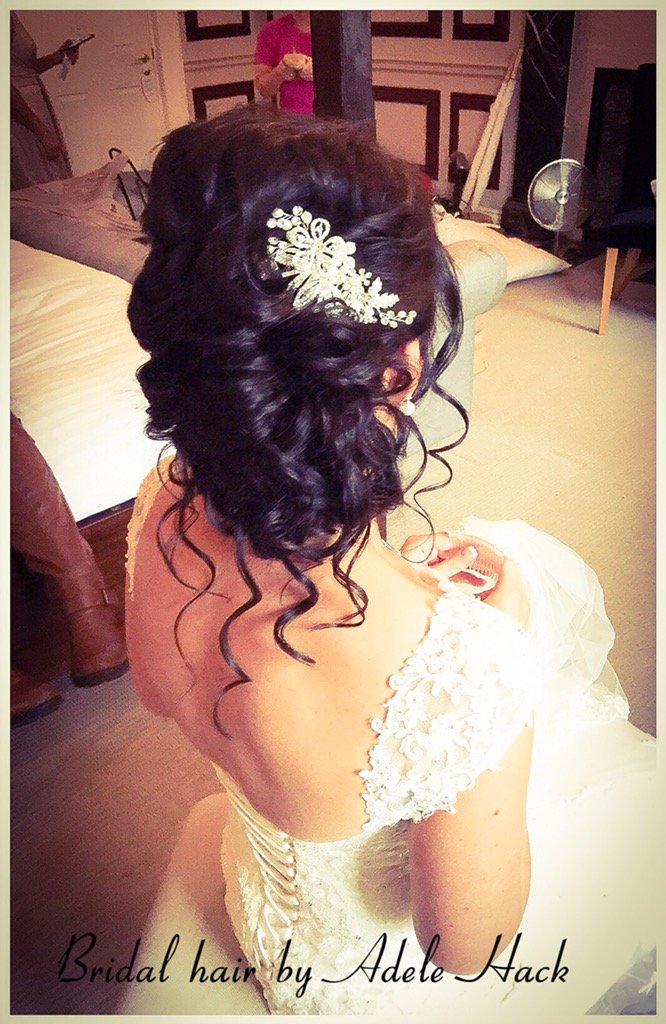 AdeleHack's tweet photo. Bridal hair by Adele Hack https://t.co/fmzKDHQr54