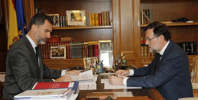 Monarquia_Confi's tweet photo. El rey puede ampliar más allá de los partidos la ronda de consultas para formar Gobierno https://t.co/uEdD7fm5TC https://t.co/Sad85JqPEf