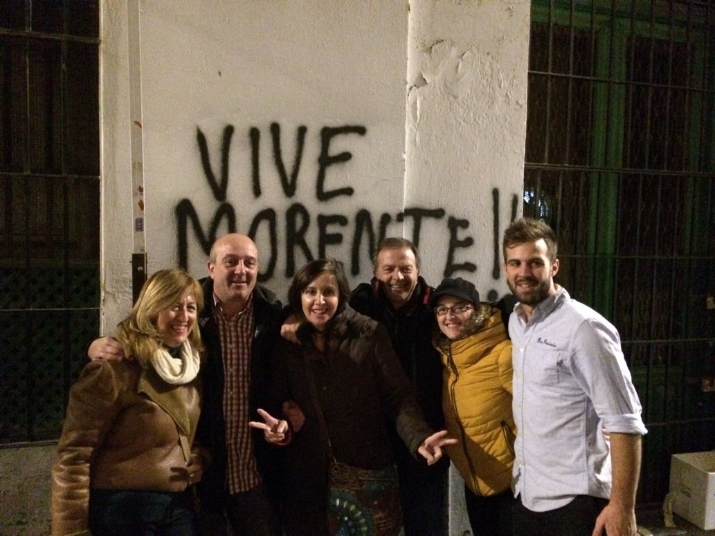 juanrcotelo's tweet photo. Morente vive...con nosotros!! #vivemorente #vivemorenteprovincias @BarProvincias https://t.co/f1kcyn6nyc