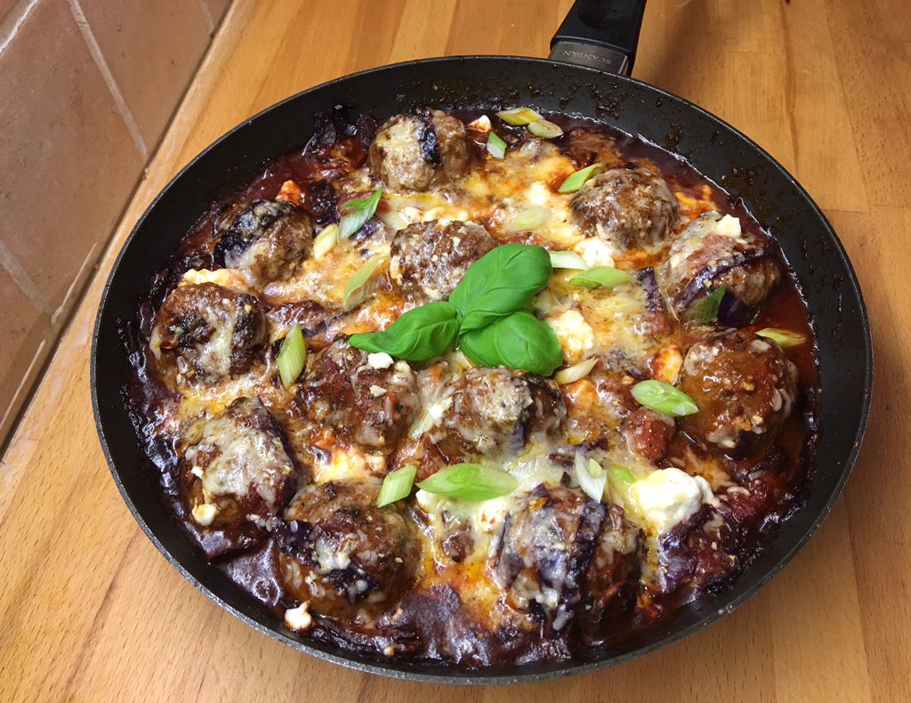 thebodycoach's tweet photo. Corrrrrrrr is this a bit of you? Retweet for the recipe 😍 #leanin15 https://t.co/NxVJCMHJkV