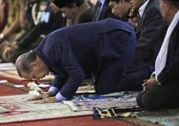 Akanalizz's tweet photo. Hep birlikte ALLAH'IN ipine sımsıkı sarılın.parçalanıp bölünmeyin
(Ali imran 103)
#TurkishLider https://t.co/ancR0cdAv5