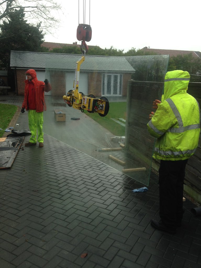 extensionsbuilt's tweet image. Craning in the glass to finish a rear canopy, to finalise the customers personally design, all fabricated on site.
