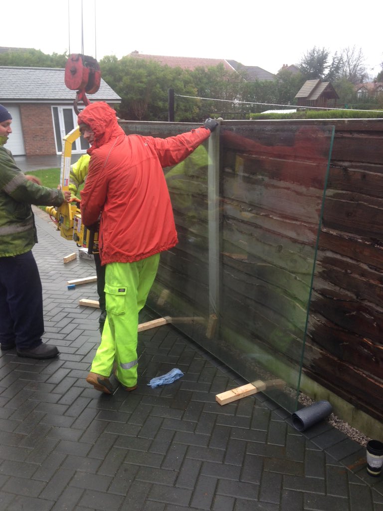 extensionsbuilt's tweet image. Craning in the glass to finish a rear canopy, to finalise the customers personally design, all fabricated on site.