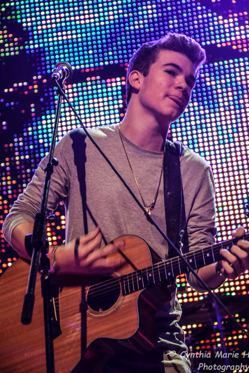 chclicky's tweet photo. A look back at @DevinHayes_ at #winterlights3 https://t.co/RZAFqDGplq
