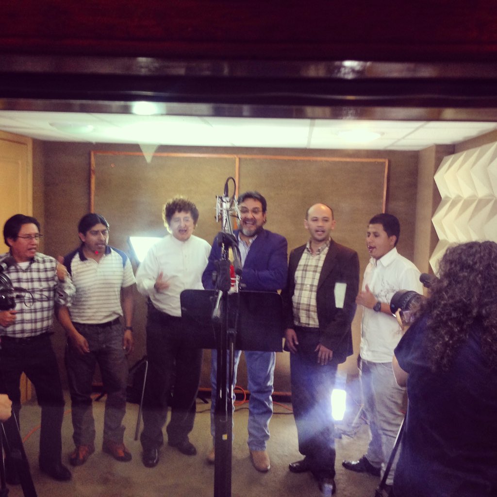 click_machine's tweet image. Grabando y filmando con @Juan Enrique Jurado #cantautor #embajador #bolivia #EvoMorales #audiclickmachine